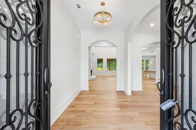 Photo - 4563 Fawn Path