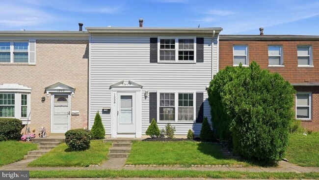 Building Photo - 1338 Redbud Ct