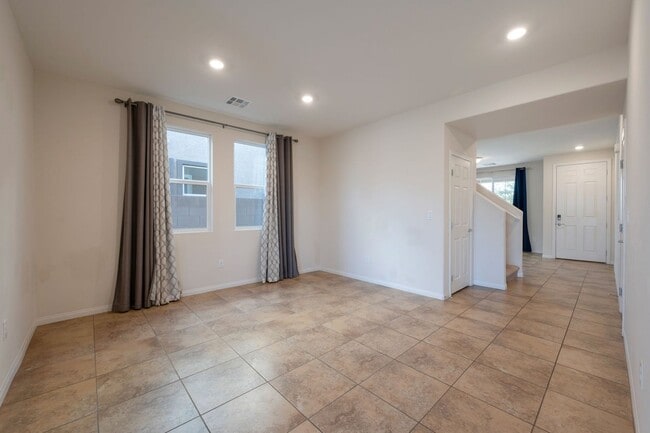 Photo - 3000 SQUARE FOOT 5 BEDROOM HOME