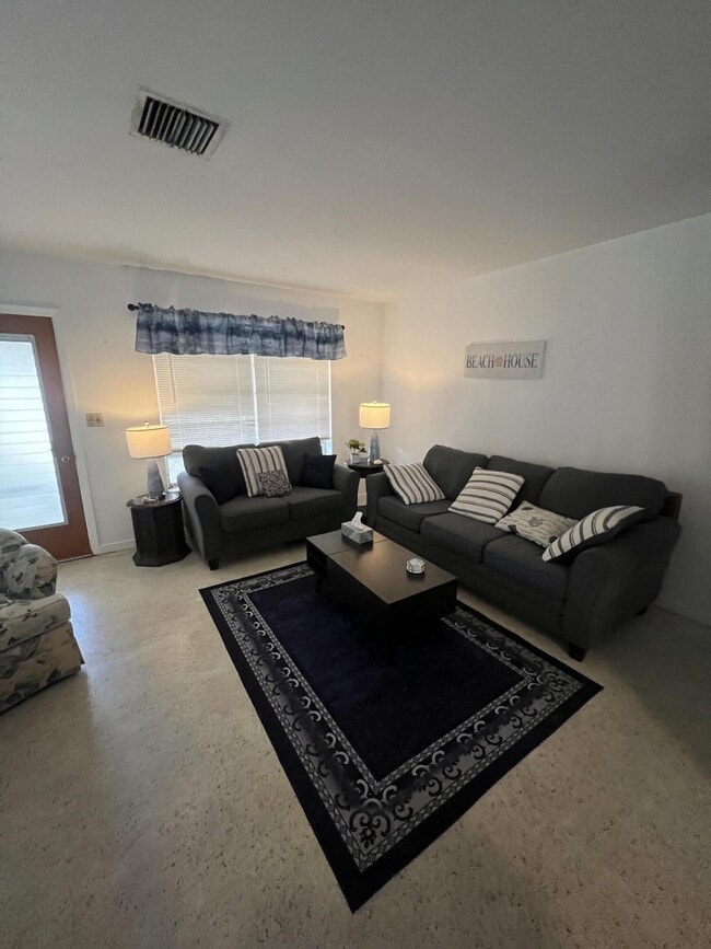 Photo - 1622 NE Maureen Ct