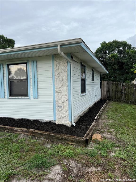 Building Photo - 160 SE Lakehurst Dr Rental