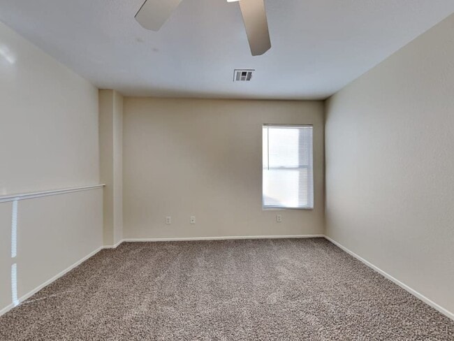 Photo - 1229 Orchard View St