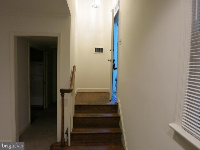 Photo - 420 1/2 N St Asaph St House