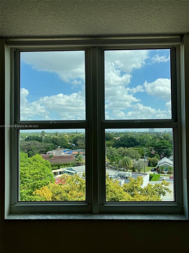 Photo - 3000 Coral Way Unit 621