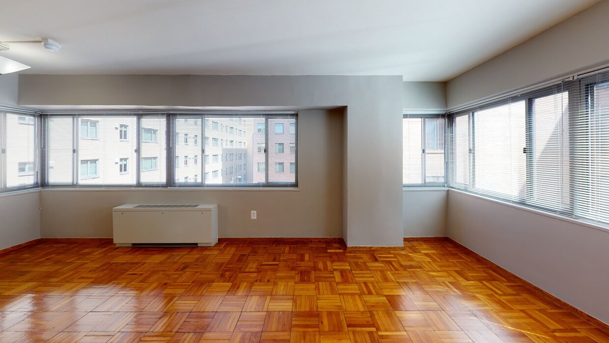 Photo - The York and Potomac Park Apartments