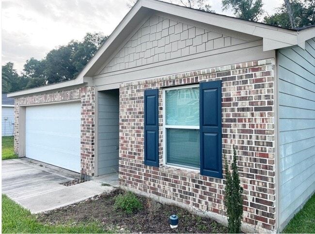 Building Photo - 15717 Del Norte Dr