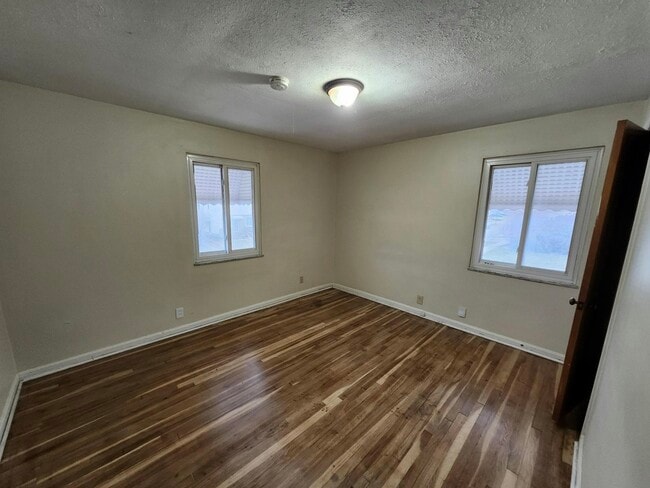 Photo - 24750 Lakeshore Blvd