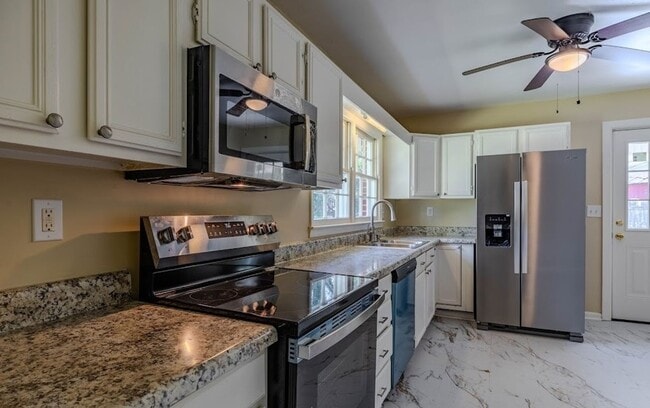 Photo - 102 Beech Creek Dr NW