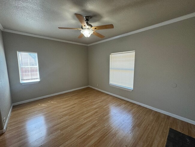 Photo - 3302-3302 Avenue H Unit 3300 Avenue H