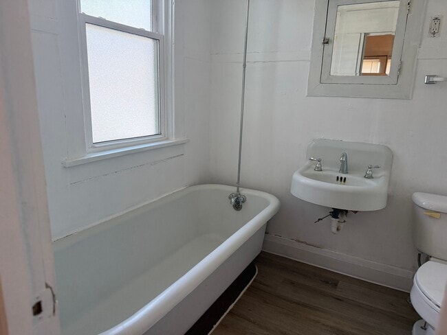 Photo - 131 Broadwater Ave