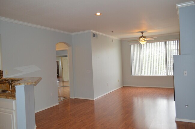 Photo - 1701 E Colter St Unidad 308