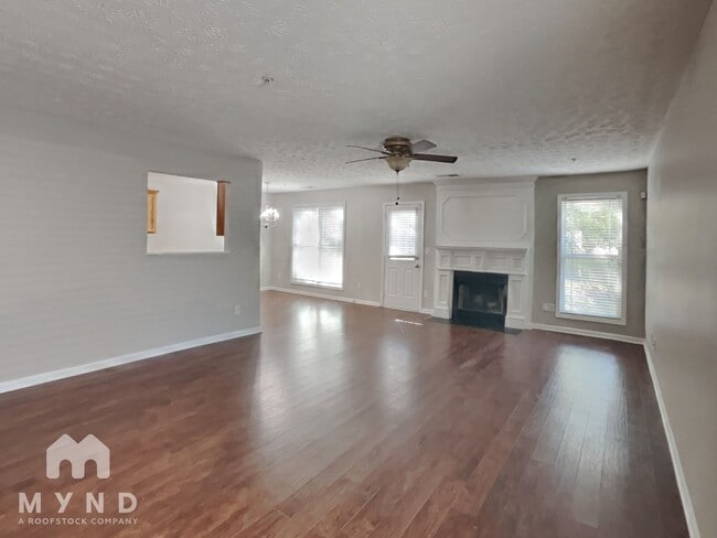 Photo - 2013 Briar Creek Ct NE