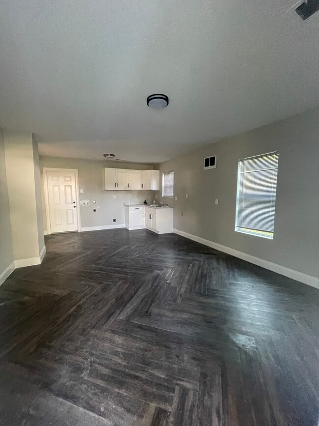 Photo - 1157 N Evergreen St