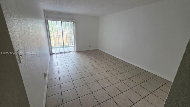 4550 NW 9th St Unit 308E