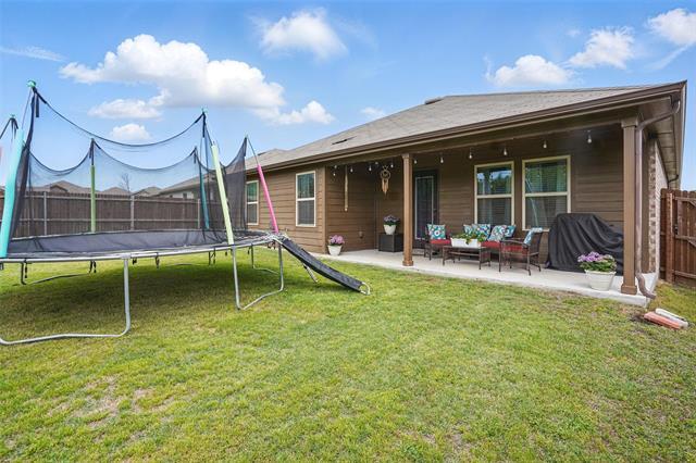 Photo - 908 Euston St
