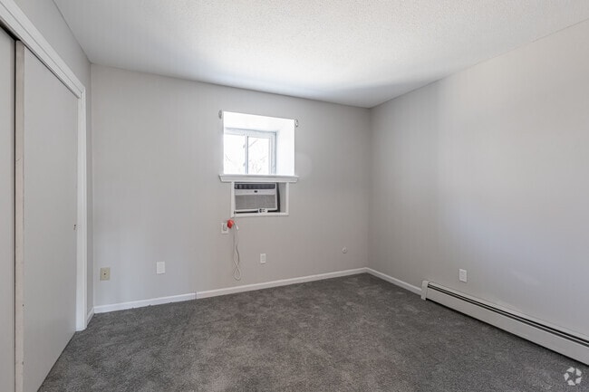 2BR, 2BA Townhouse - Bedroom
