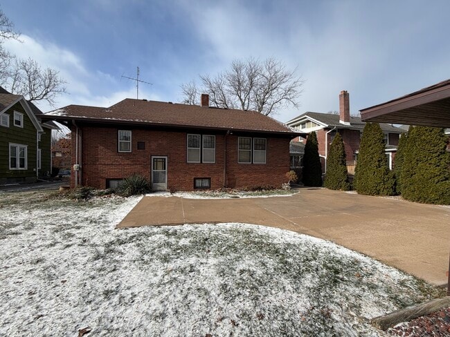 Photo - 1155 N Cherry St