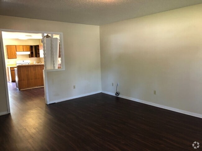 Building Photo - Norman Evans - Jester Circle Unit 107 Jester Circle Rental