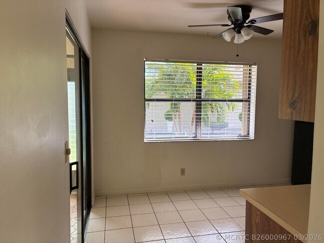 1628 Palmland Dr