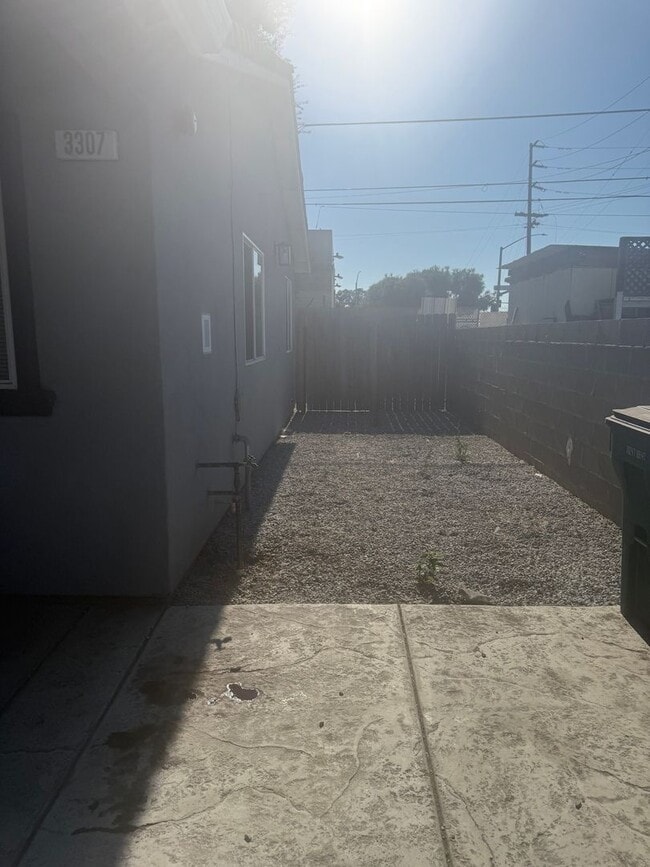 Photo - 3307 Phelps St
