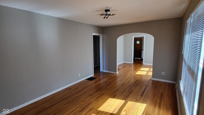 Photo - 5171 Evanston Ave