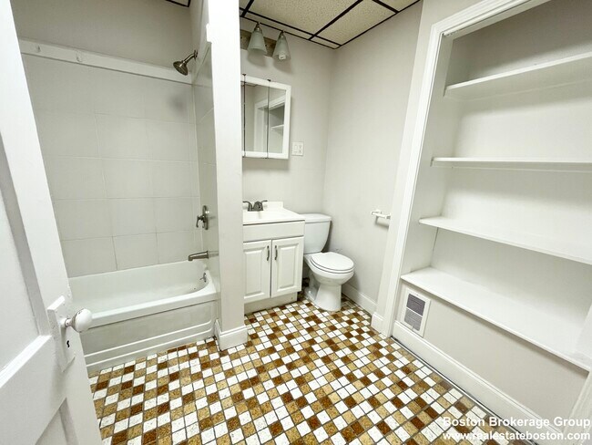 Photo - 122 Buttonwood St