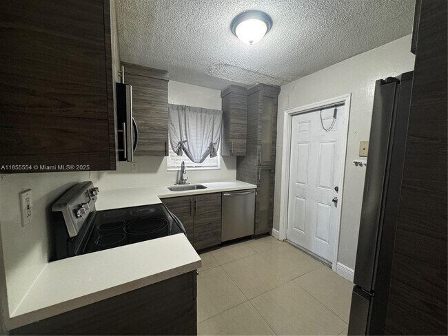 Photo - 811 NW 6th Ave Apartamento Unidad 1