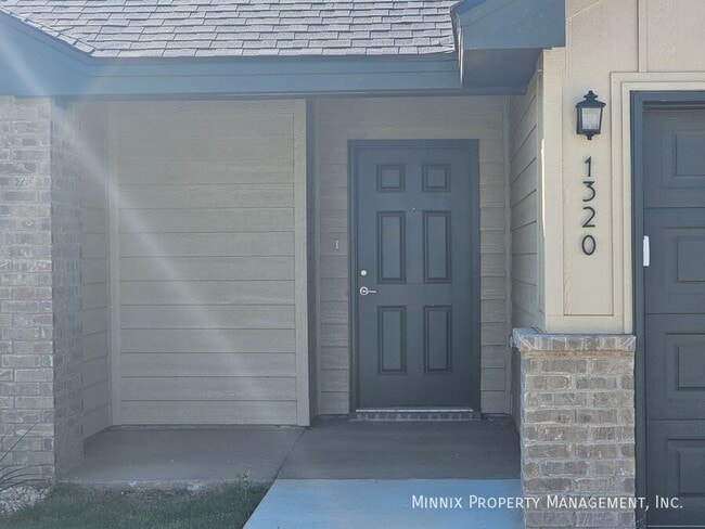 Photo - 1320 Bajada St