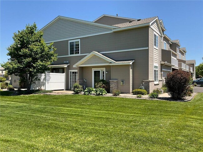 Photo - 6585 Olive Ln N