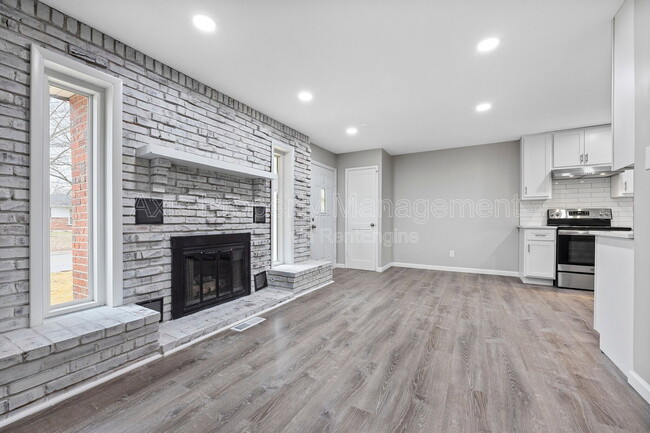 Photo - 537 Lynn Haven Ln