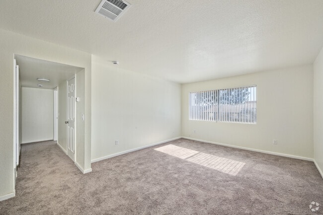 2BR, 2BA - 998SF - Living Room