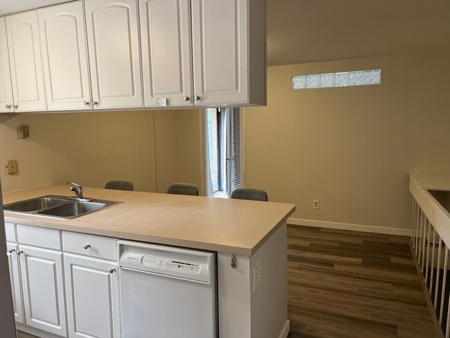 Photo - 1200 College Ave Unit 104