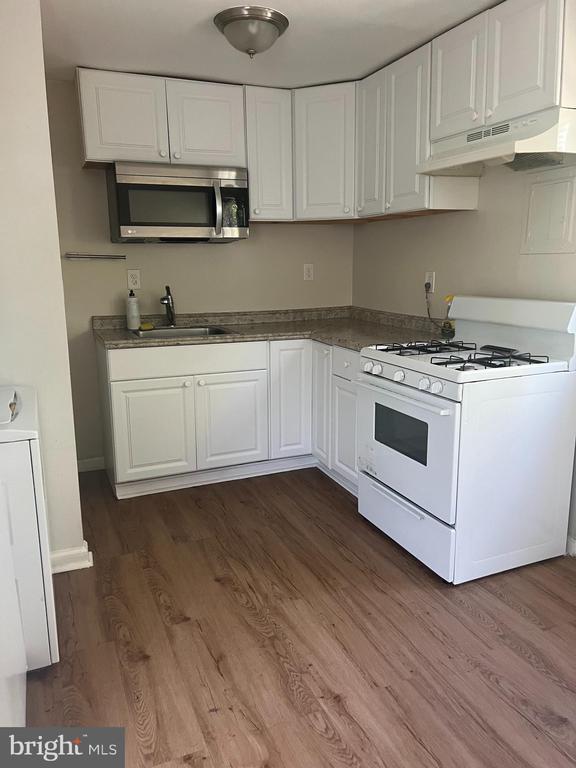 Photo - 9000 Merrimack Dr