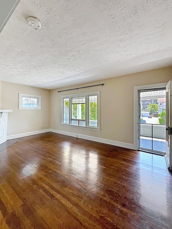 Photo - 2683 Hampshire Rd Unit 2