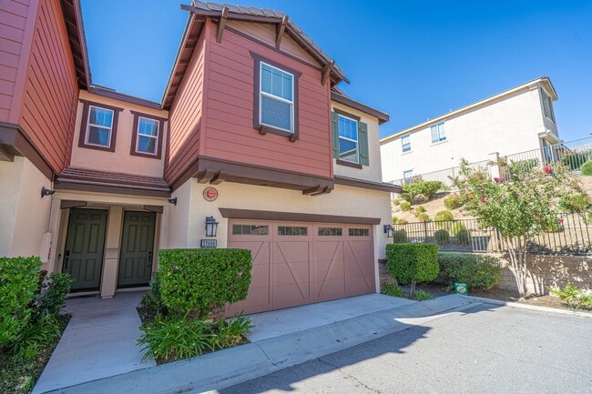 Building Photo - 3-Bedroom Hartford River Village Home with...