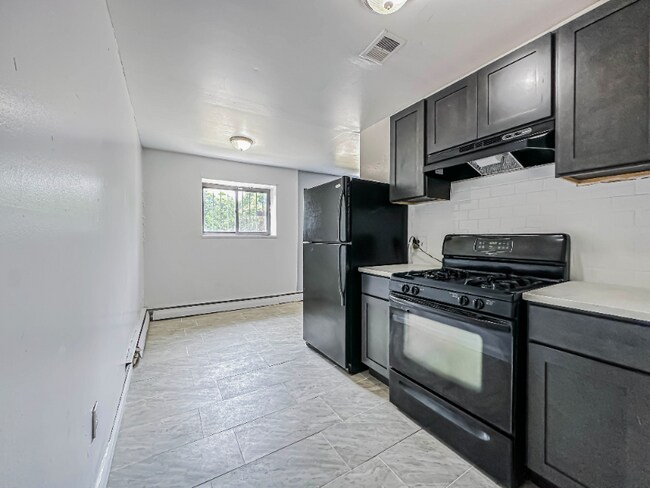 Photo - 7002 N Broad St Unidad 142C
