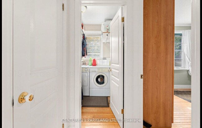 Photo - King and Keele Main Floor bungalow on larg...