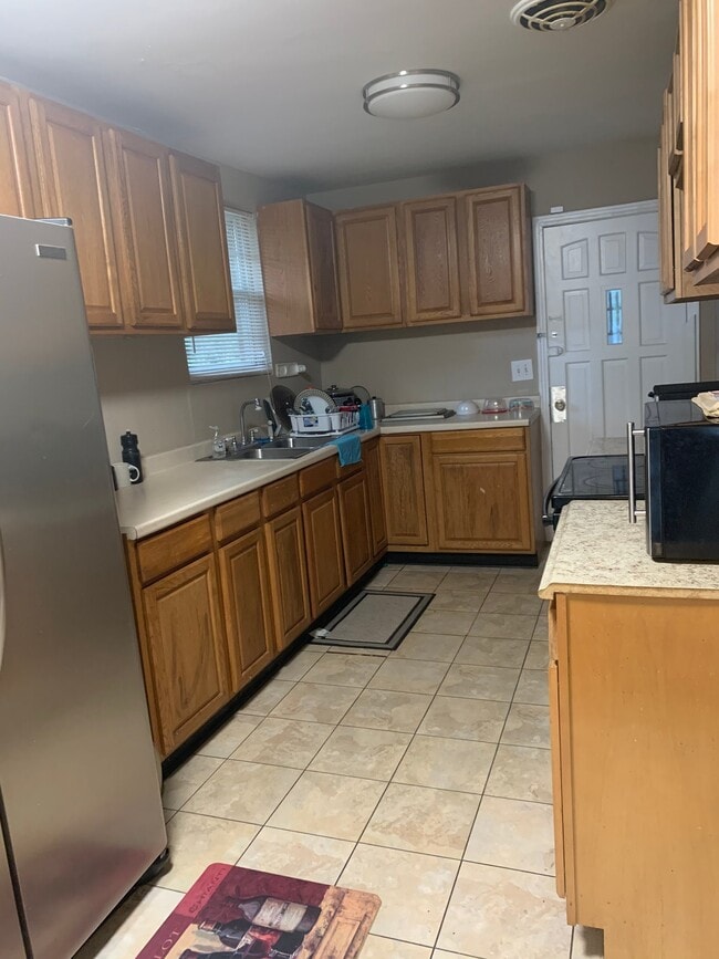 Photo - 1169 W 28th St