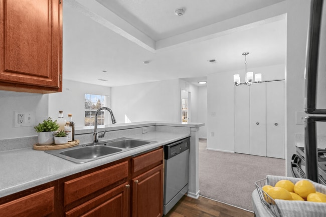 Canton Club Apartments - Canton, MI