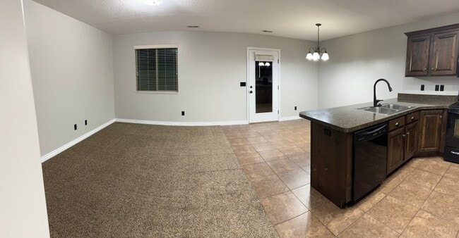 Photo - 282 W 1975 N