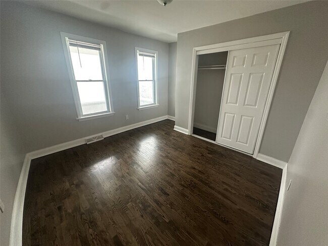 Photo - 62 1/2 Dickinson St Unidad Fl 1