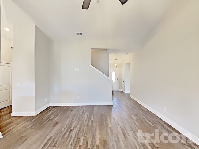 Photo - 296 Fieldstone Ln