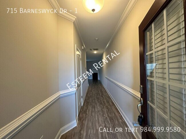 Photo - 715 Barneswyck Dr