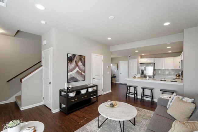 Photo - 2228 Hazeltine Pl