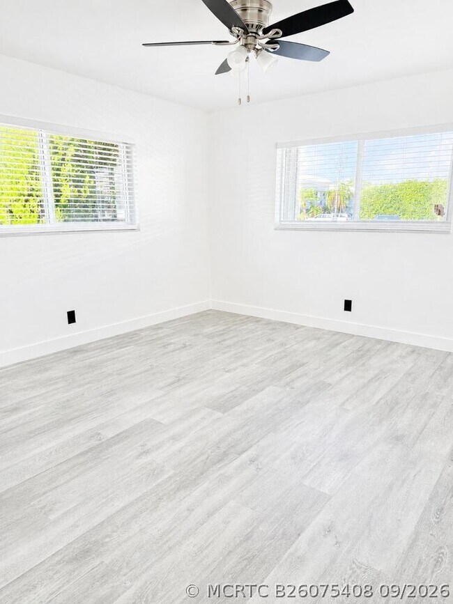 2847 NE 30th St Unit 2847