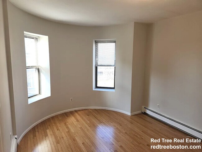 Photo - 3148 Washington St Unit 2