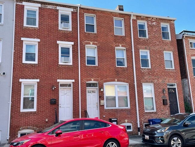Building Photo - 19 W West St Rental