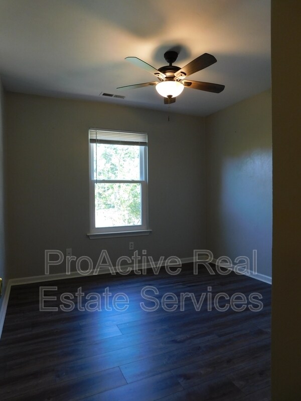 Photo - 1433 Drumheller Dr