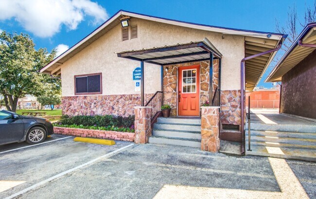 Photo - St. Charles Place Apartments