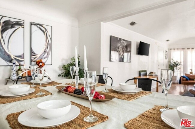 Photo - 608 N Alta Vista Blvd